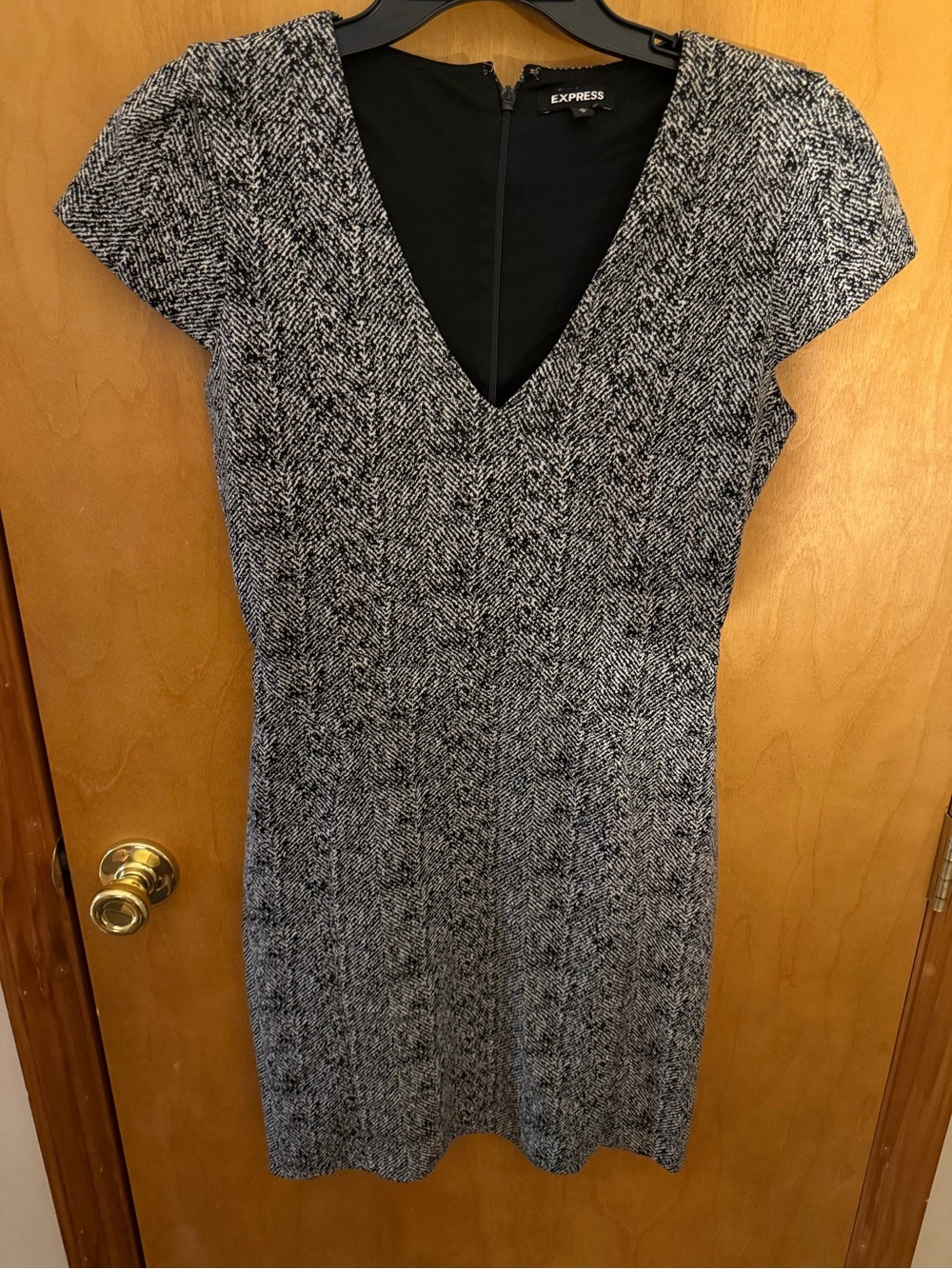 Express Women's Black and White V-Neck Sheath Dress